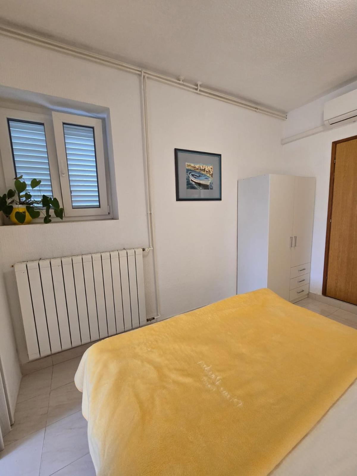 Apartment Ella Banjol Exterior foto